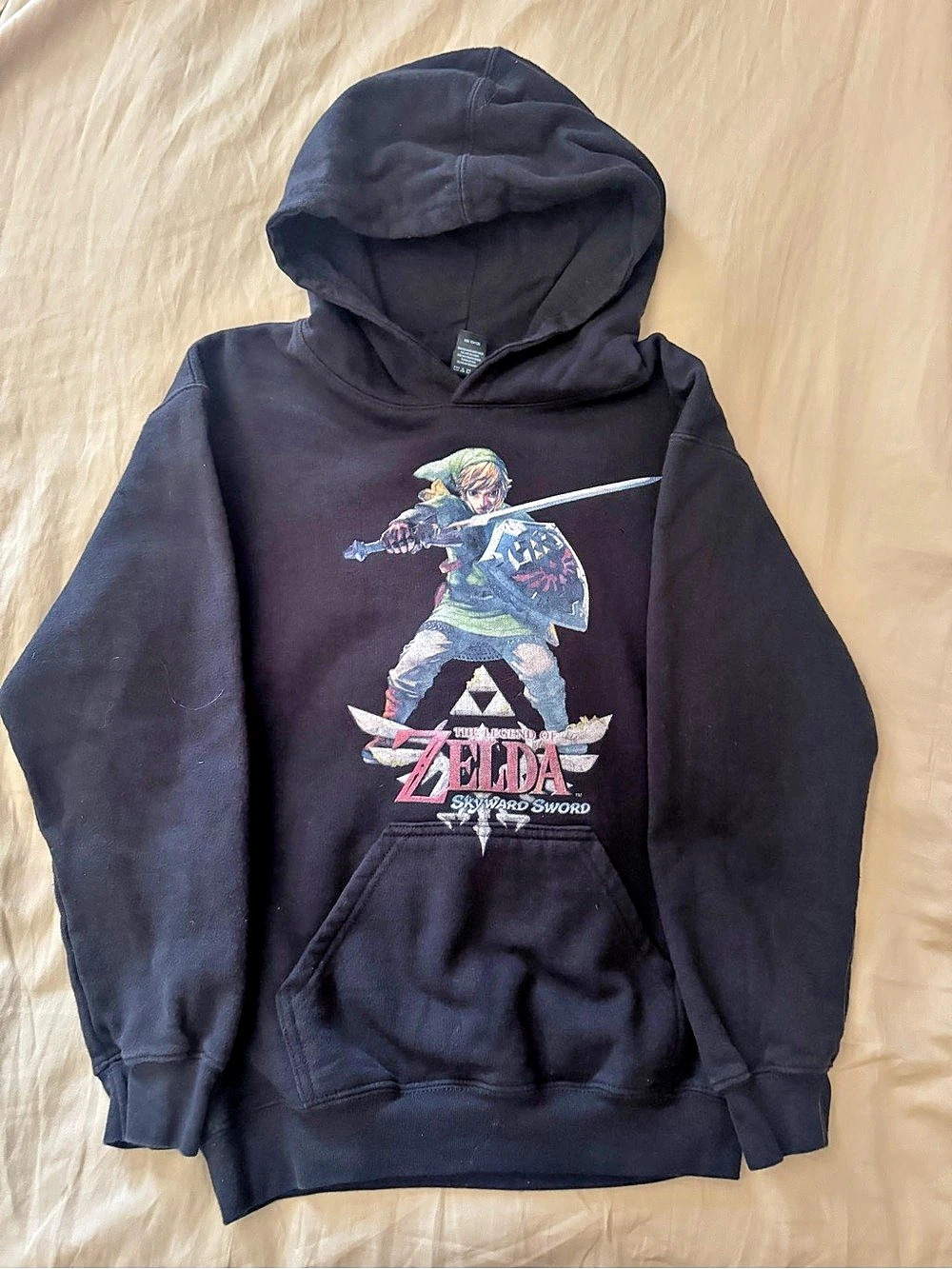 tulex The Legend of Zelda: Skyward Sword Graphic Hoodie in Black Size Small